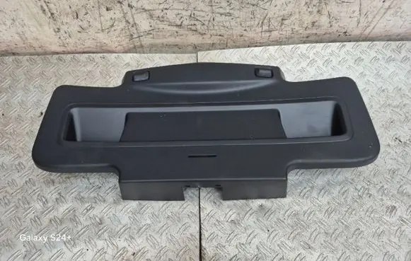 Tailgate trim