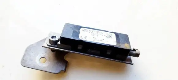 Volkswagen Touran I Antenna control unit 1t0035577
