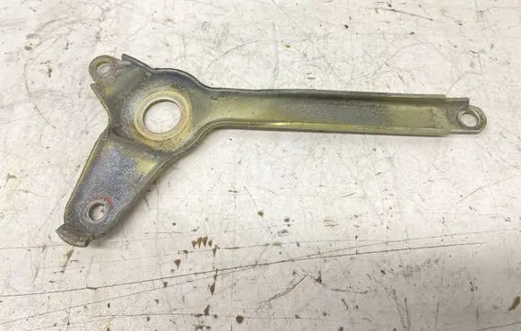 Mercedes-Benz E W124 other engine part A1032021240