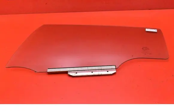 Toyota Yaris Rear door window glass 