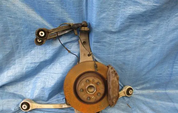 Tesla Model S Front wheel hub spindle knuckle 600701700