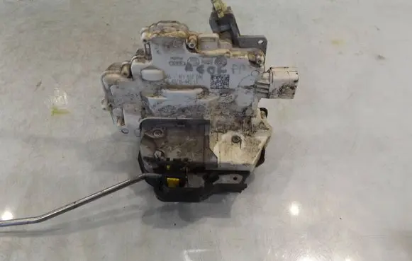 Audi A6 S6 C6 4F Front door lock 4F1837016