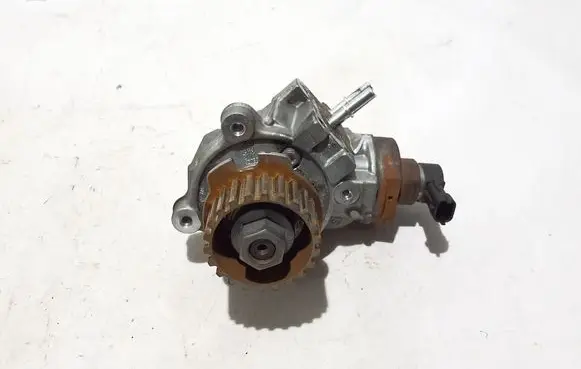 Peugeot Expert Fuel injection high pressure pump 9817903080
