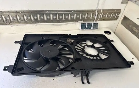 Renault Master III Radiator cooling fan shroud 214811562R 5020594