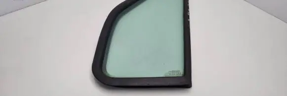 Renault Master II Front door vent window glass four-door 7700351235E