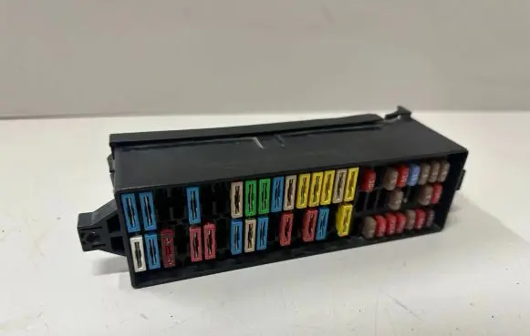 Skoda Fabia Mk2 (5J) Fuse box set 63593576