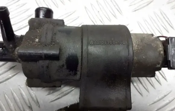 Mercedes-Benz E W210 Water pump A2108300414