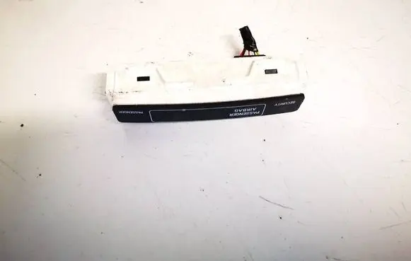 Passenger airbag on/off switch
