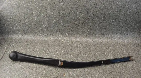 BMW 5 E39 Front wiper blade arm 8209879 8361743 102076