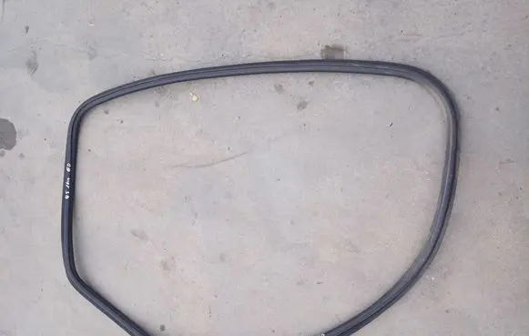 Audi Q5 SQ5 Rear door rubber seal (on body) 80A833721