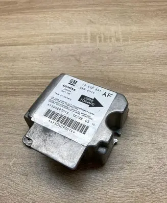 Opel Astra F Airbag control unit/module 90520841 5WK4168