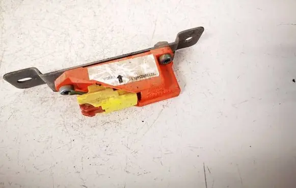 Volkswagen Touran I Airbag deployment crash/impact sensor 1T0909606