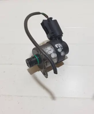 BMW 5 E60 E61 Fuel pressure sensor 0928400 10629 78224