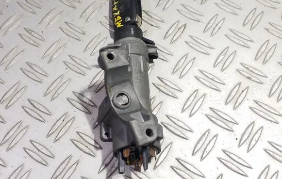 Volkswagen PASSAT B5.5 Ignition lock 4B0905851