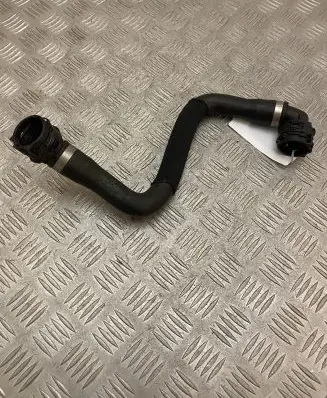 BMW 5 G30 G31 Engine coolant pipe/hose 8650981