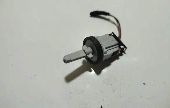 Volkswagen Golf Plus Interior temperature sensor 1K0907543A