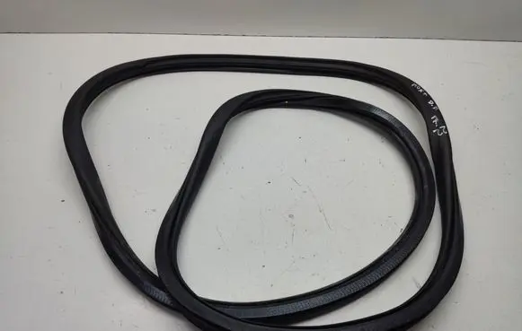 Opel Mokka B Front door rubber seal 