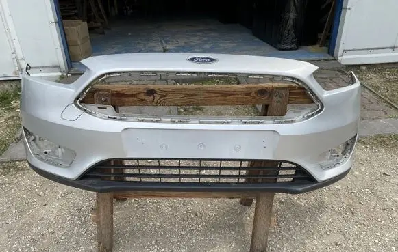 Ford Focus Front bumper F1EB17757A
