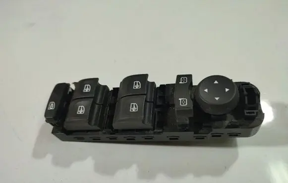 Renault Megane III Electric window control switch