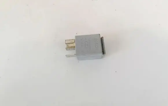 Volkswagen Touran I Other relay 1k0951253 0332011100