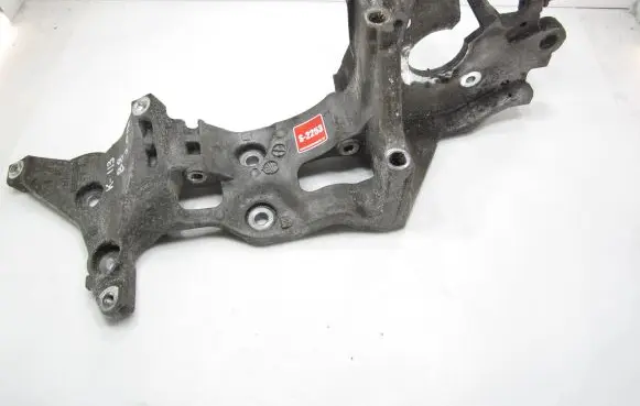 Volkswagen PASSAT B8 A/C compressor mount bracket 04L903143D