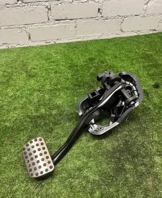 Mercedes-Benz E W213 Brake pedal a1702900182 a2052920415