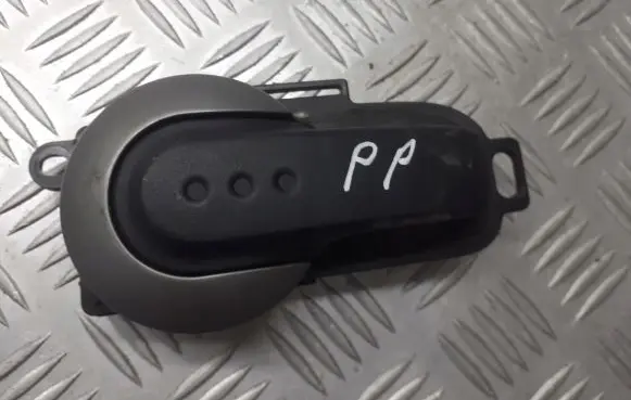 Nissan Note (E11) Front door interior handle 5010800006