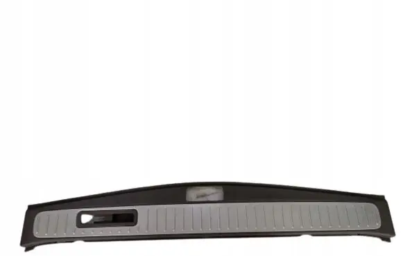 Trunk/boot sill cover protection