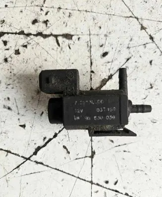 Opel Zafira A Turbo solenoid valve 72213800 6M90530039