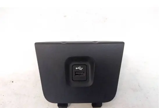 Mini Clubman F54 USB socket connector 