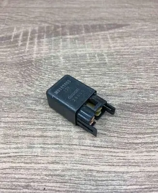 Mitsubishi Lancer Other relay MB183865 2965D