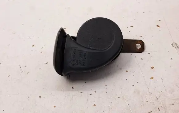 Toyota Verso Horn signal 8652048090