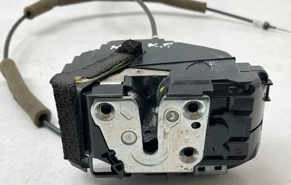 Nissan Navara D23 Front door lock
