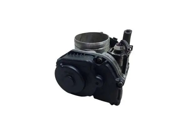 Volkswagen Golf IV Throttle valve 06A133064J