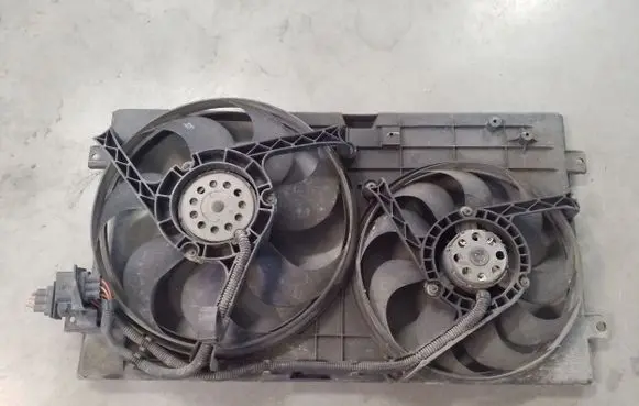 Volkswagen New Beetle Radiator cooling fan shroud 1C0121207C