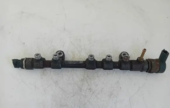 Toyota Yaris Fuel main line pipe 2381033030 2481033030 0568022