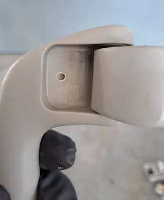 Toyota Avensis T270 Rear interior roof grab handle 087445