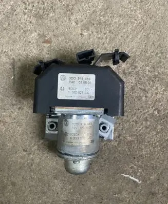 Volkswagen Phaeton Charging relay 3D0919083