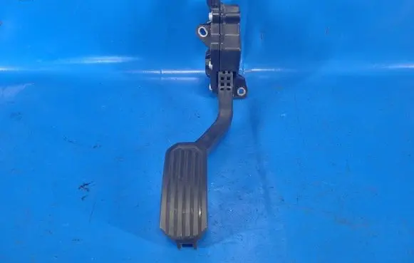 Toyota Camry Gear shift selector indicator 7811007010