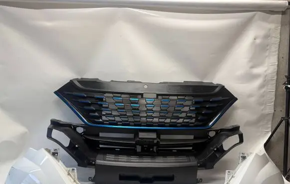 Iveco Daily 6th gen Front grill 5802324877 5802324879