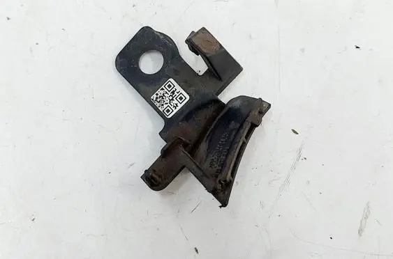 Porsche Taycan 9J1 Front splash guards bracket 9J1807834