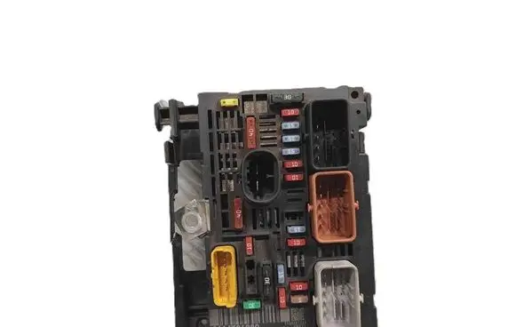 Citroen Berlingo Fuse module 9664706280 10587533