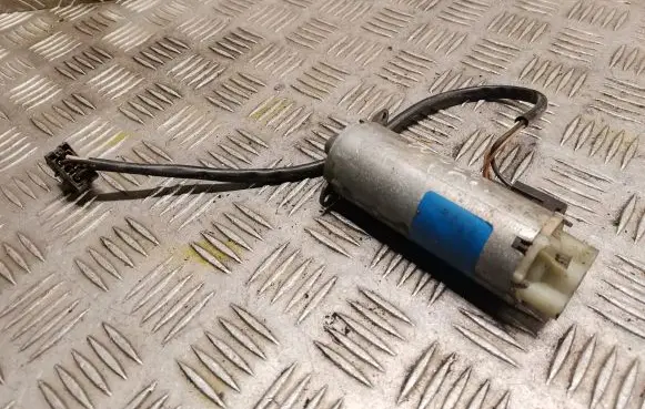 Mercedes-Benz S W220 Seat adjustment motor 2208201542