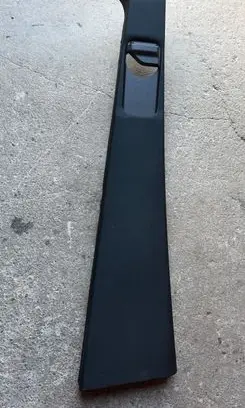 Mercedes-Benz ML W164 (B) pillar trim (top) A1646909825