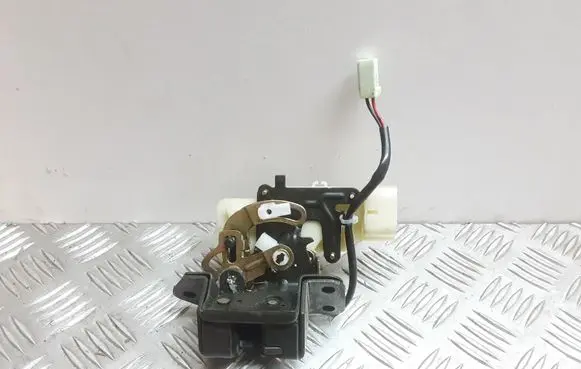 Mazda 323 F Tailgate/trunk/boot lock/catch/latch