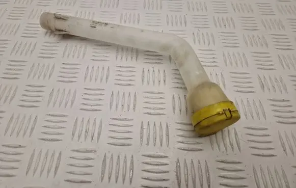 Renault Clio IV Window washer liquid tank fill tube 289150078R