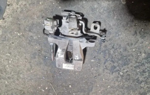 Citroen C4 I Picasso Rear brake caliper
