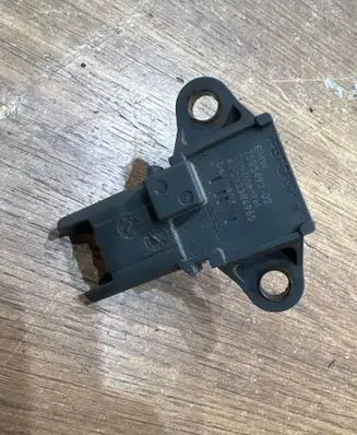 BMW 3 E90 E91 Air pressure sensor 7585493