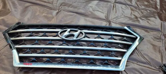 Hyundai Tucson TL Front bumper upper radiator grill 86351D7600