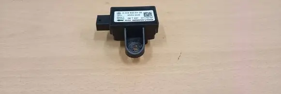 Mercedes-Benz S W220 Airbag deployment crash/impact sensor A0038208426 06T227 5WK43446